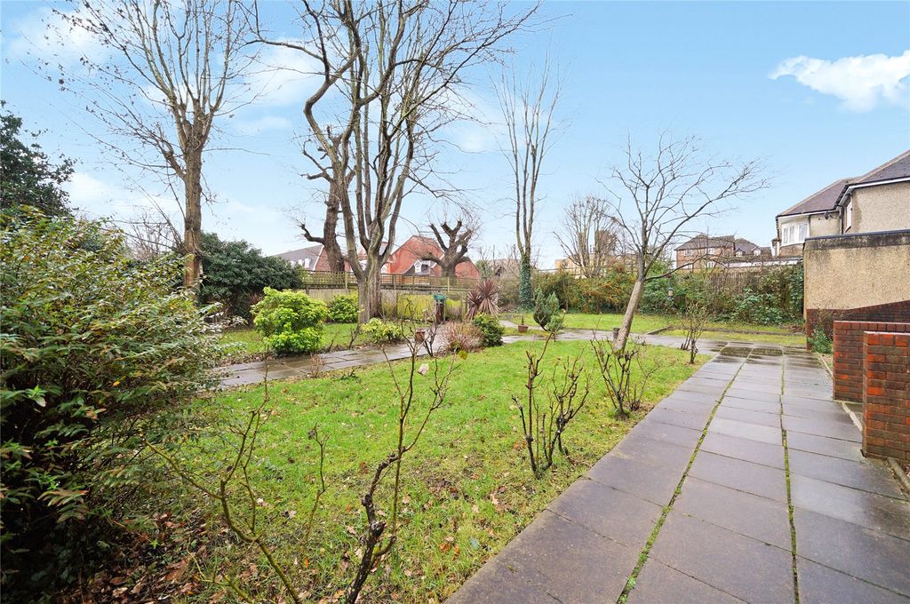 Property photo 2 of 17 Picture No. 12