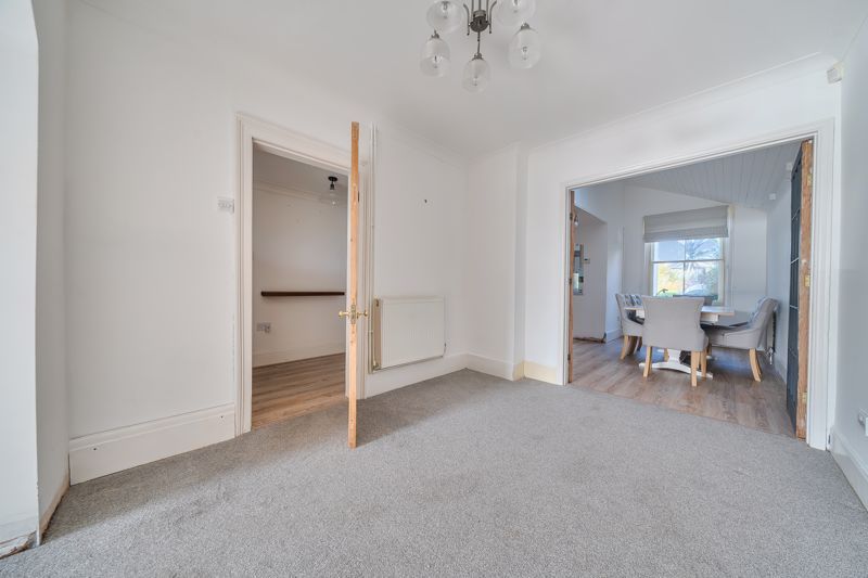 Property photo 3 of 21 Lounge