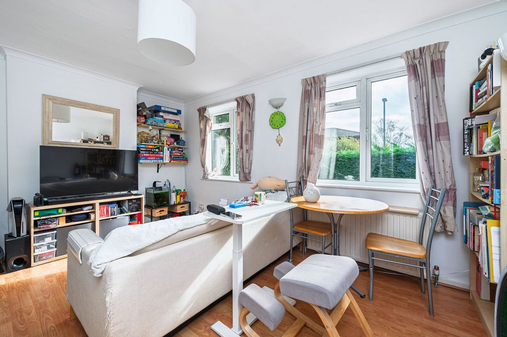 Property photo 1 of 8