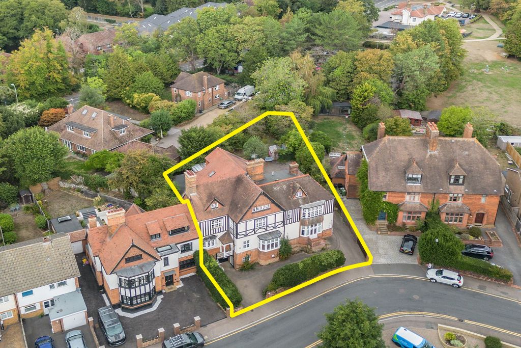 Property photo 1 of 21 11 St Catharine's Road, Broxbourne, Hertfordshire, En10 7LG