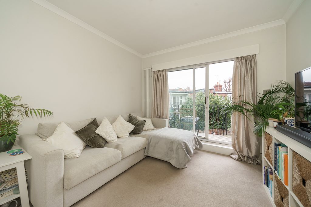 Property photo 3 of 16