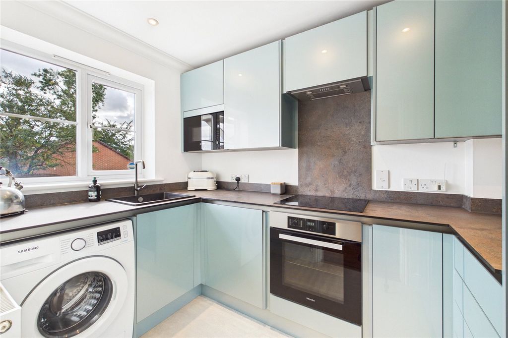 Property photo 3 of 18 Kitchen
