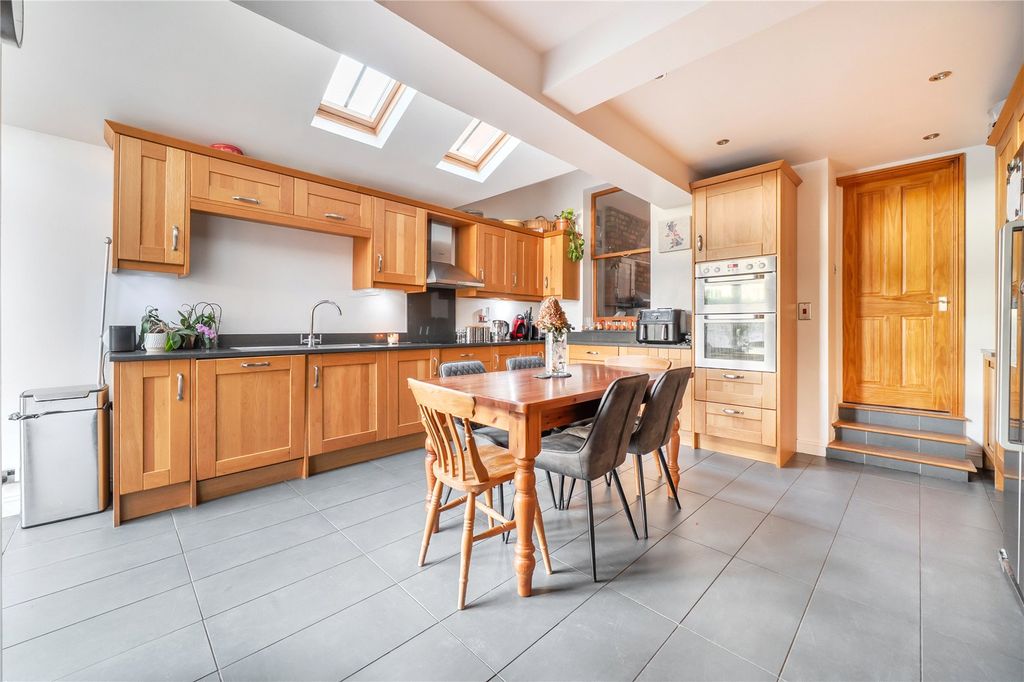 Property photo 1 of 19 Picture No. 15