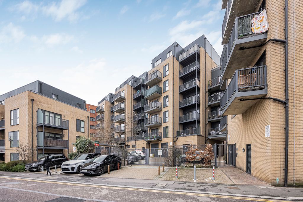 Property photo 1 of 14 Front