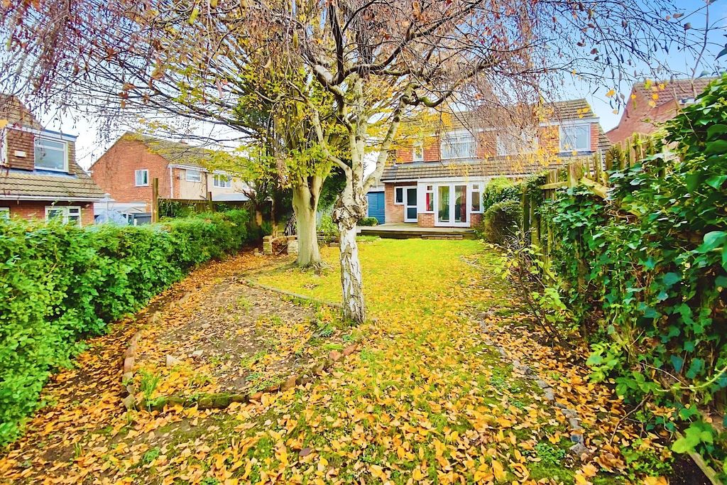 Property photo 2 of 18