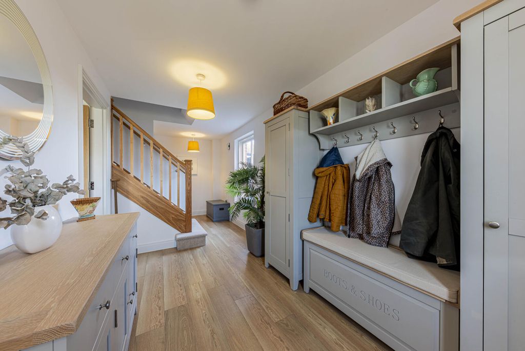 Property photo 3 of 25 Hallway