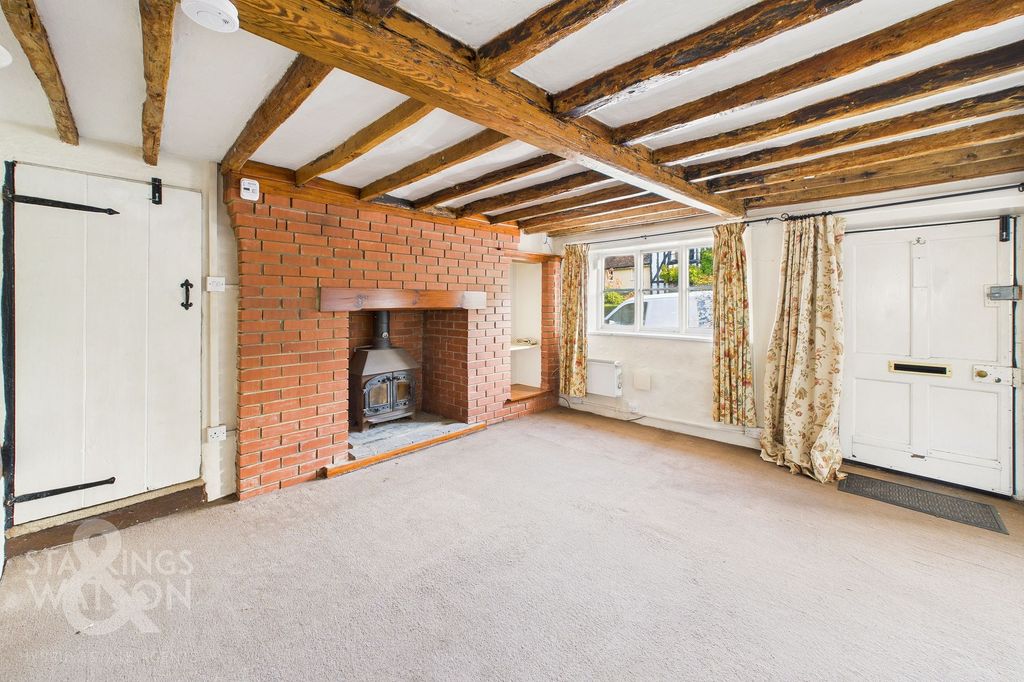 Property photo 2 of 23