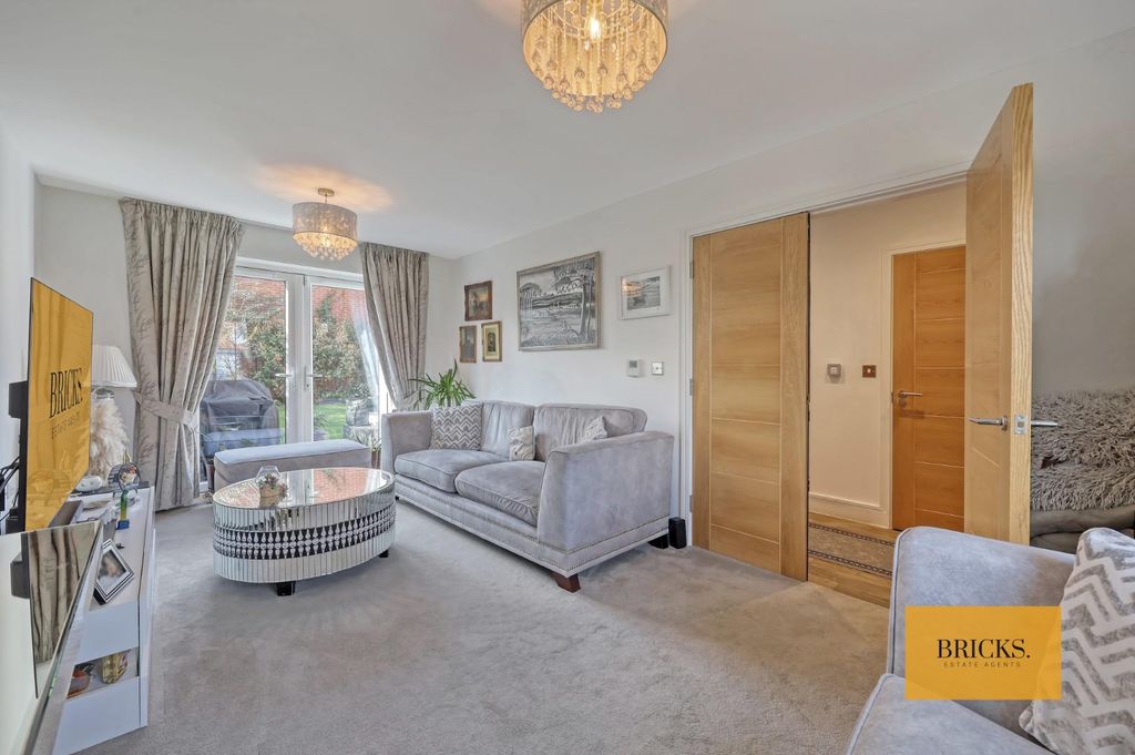 Property photo 2 of 41