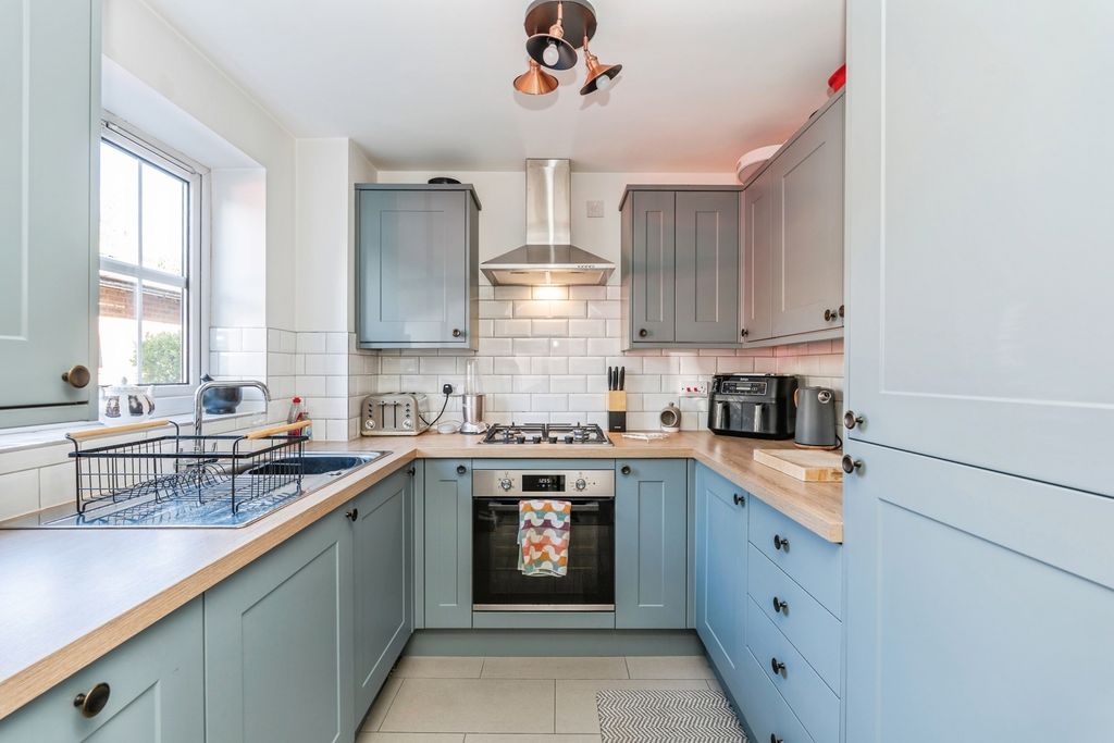Property photo 1 of 18 Pbox-Img.Jpg