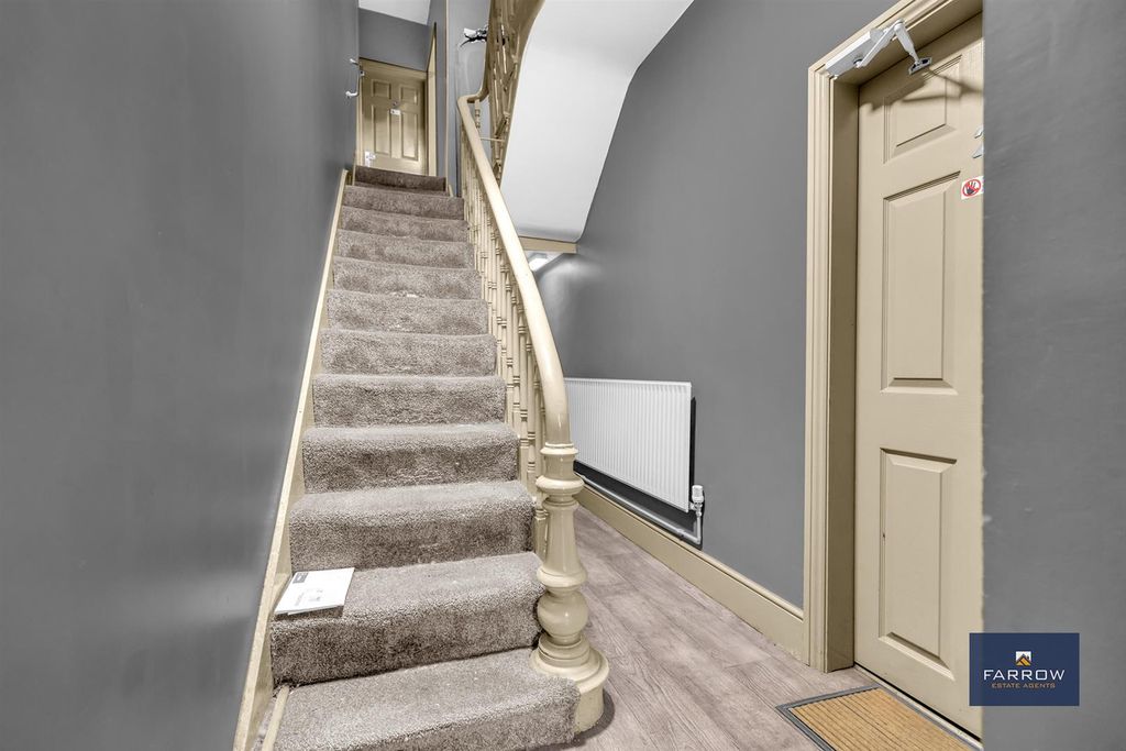 Property photo 2 of 24 Hallway