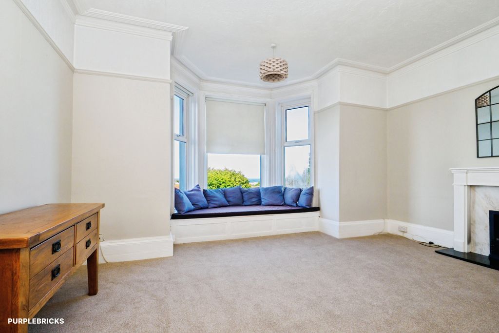 Property photo 2 of 29