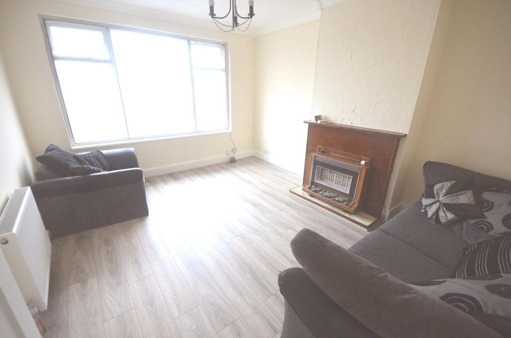 Property photo 3 of 10 Gallery