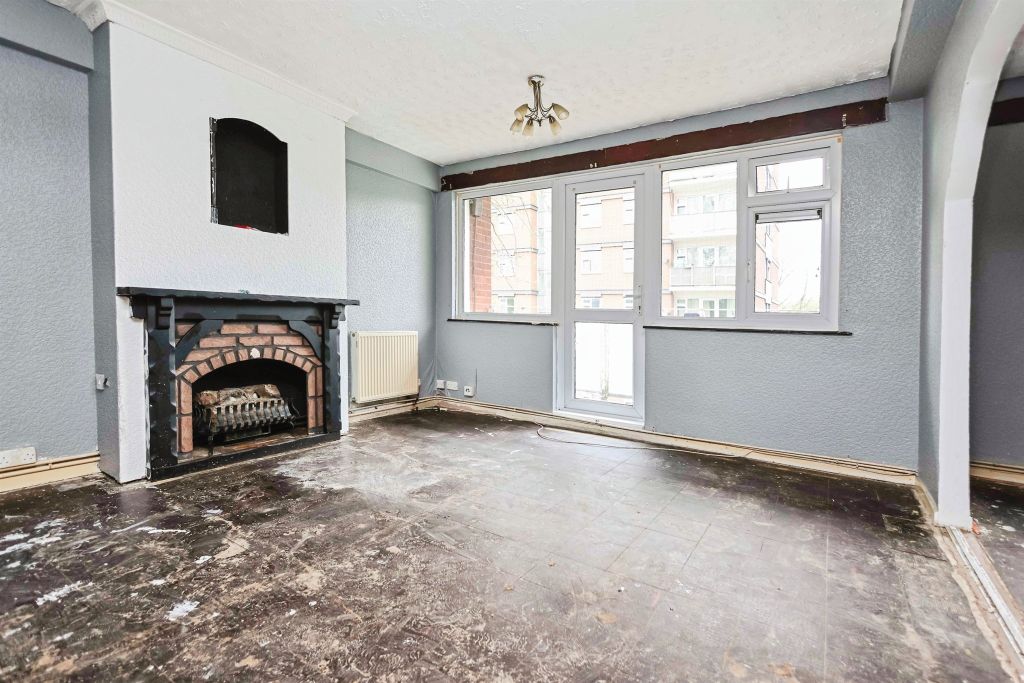 Property photo 2 of 8