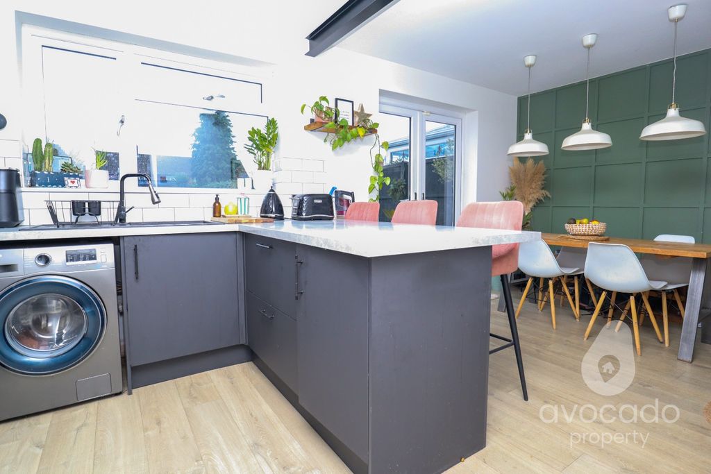 Property photo 3 of 11 3846818