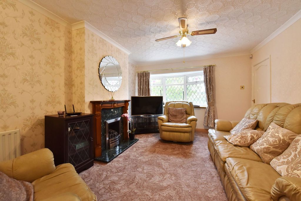 Property photo 2 of 21