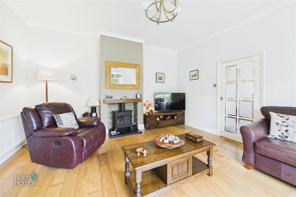 Property photo 3 of 32 Barnoldswick Road