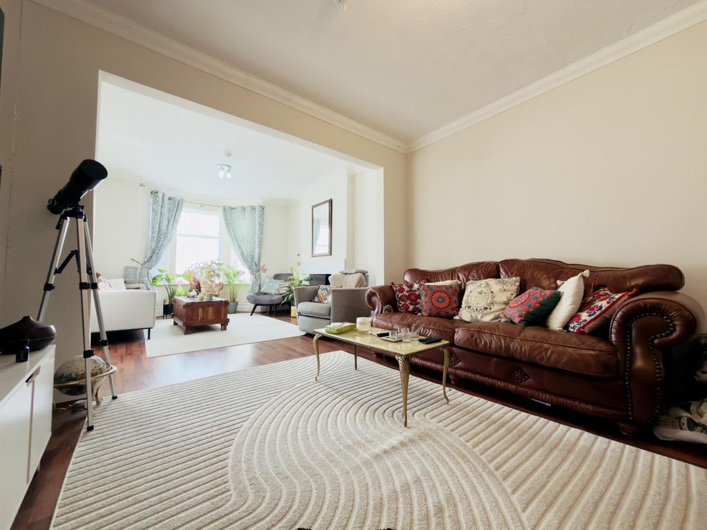 Property photo 3 of 23