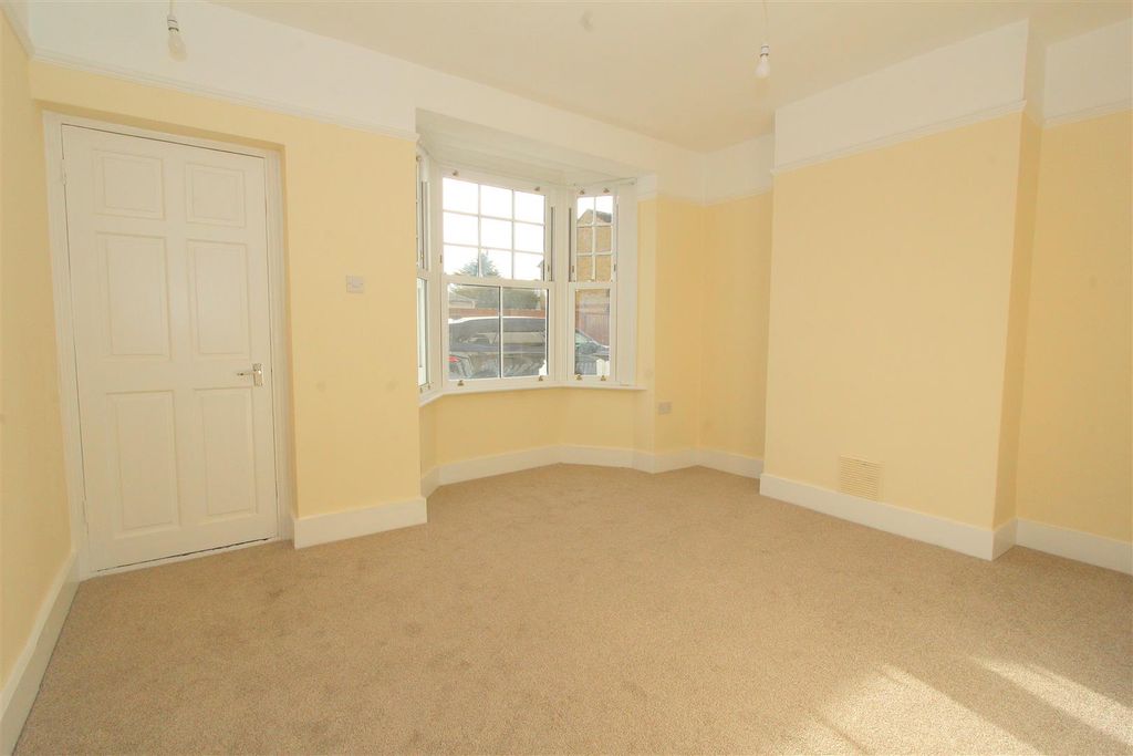 Property photo 3 of 14 Lounge.Jpg