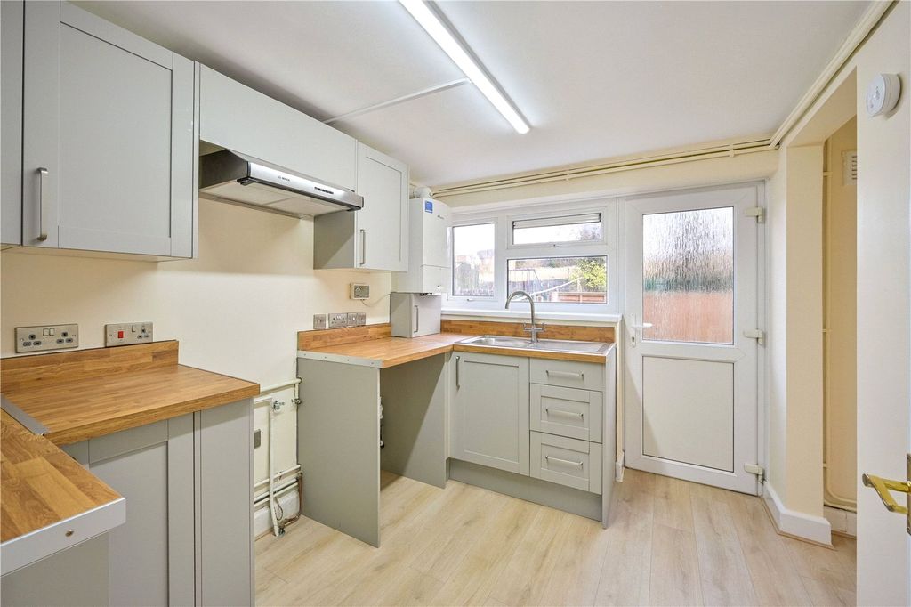 Property photo 3 of 18 Picture No. 15
