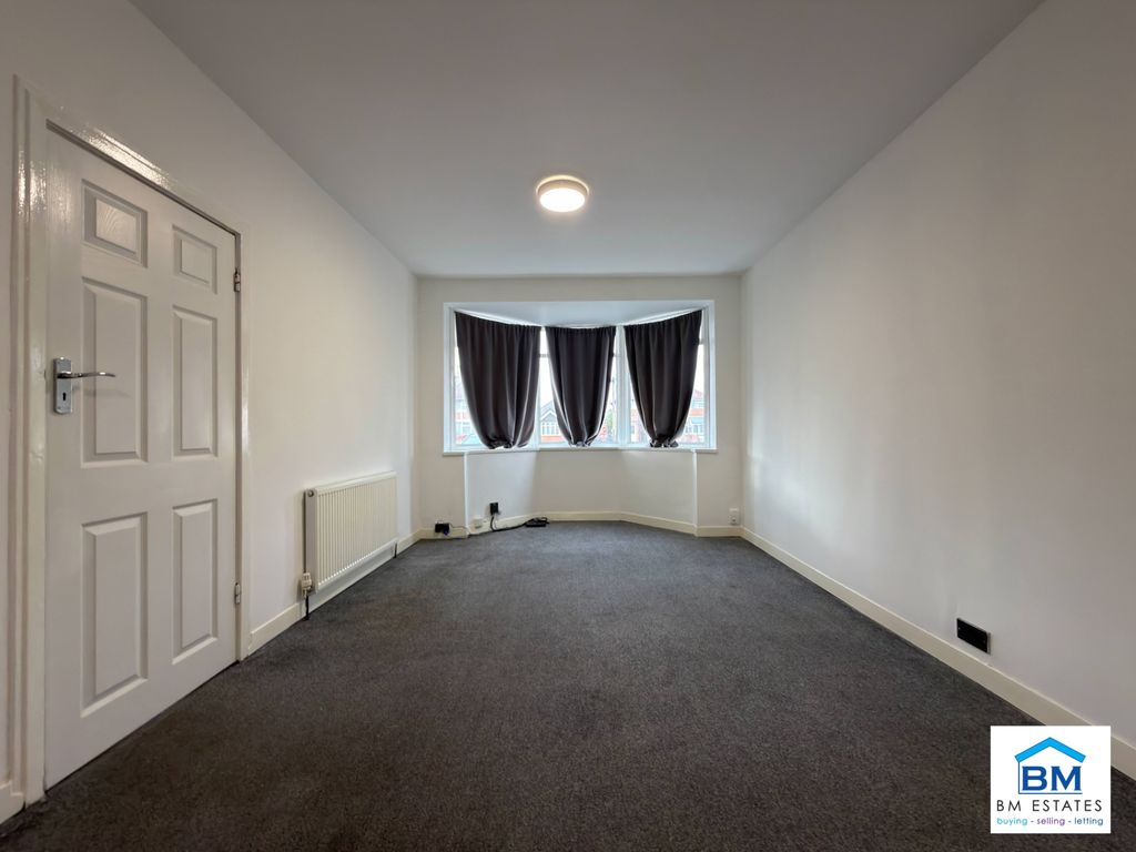 Property photo 3 of 12 Photo 3
