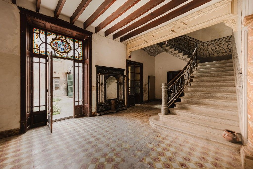 Property photo 1 of 20 Entrance Hall (1)