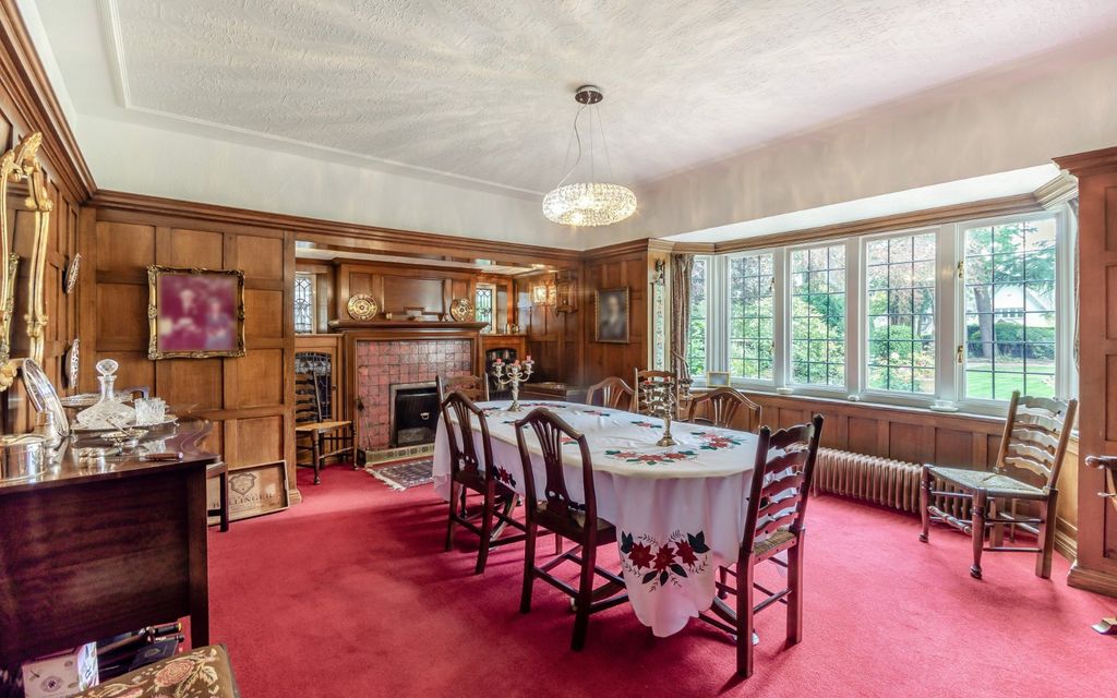 Property photo 3 of 27 Dining Room