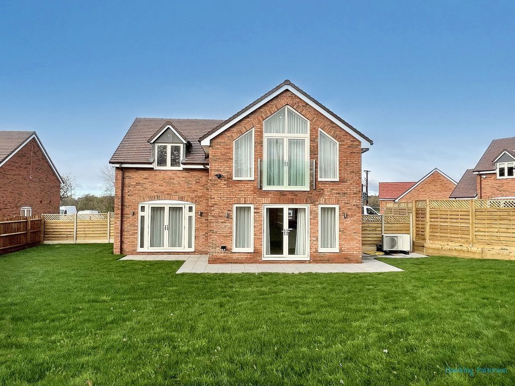 Property photo 2 of 31