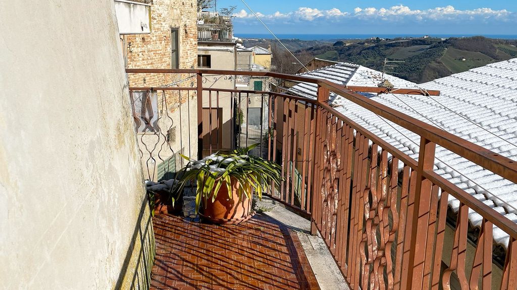 Property photo 2 of 38