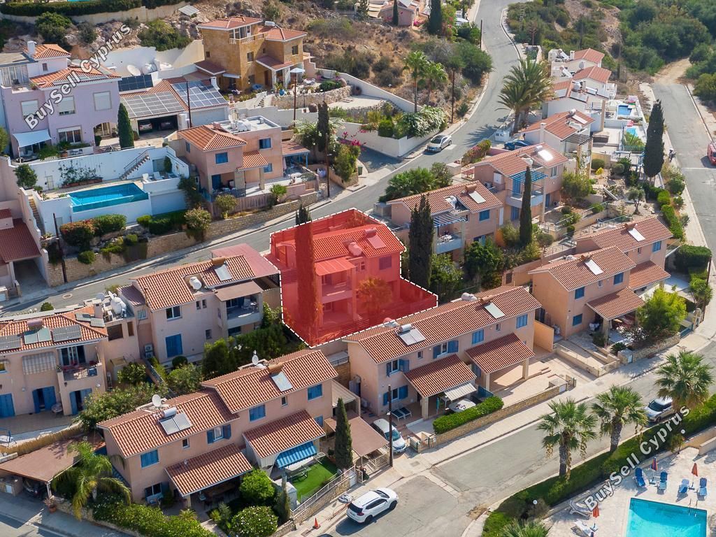 Property photo 2 of 24