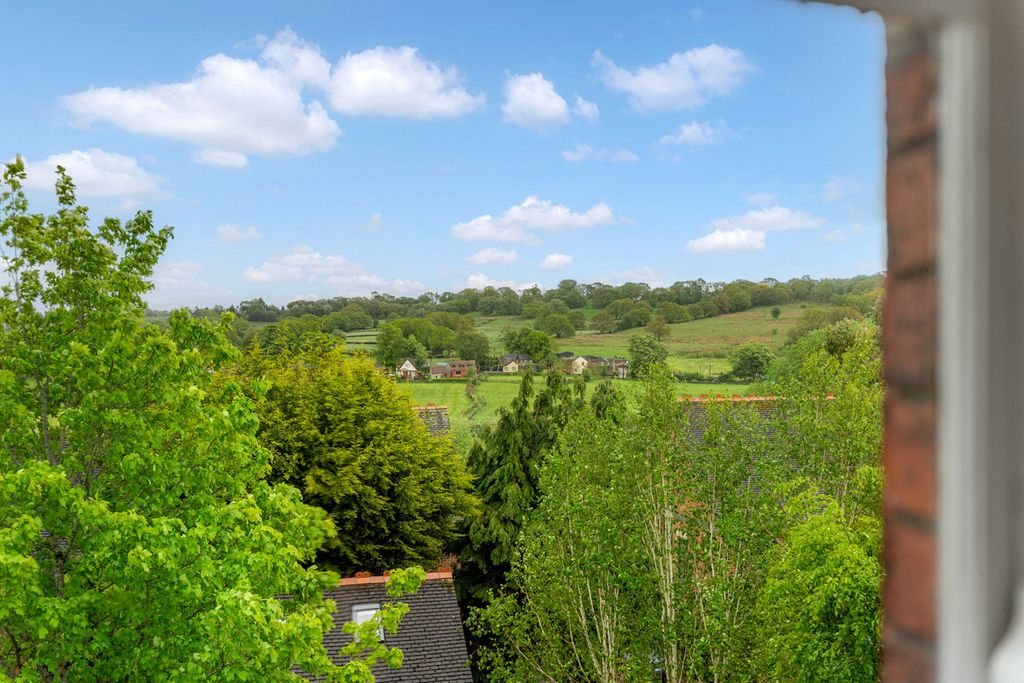 Property photo 2 of 48