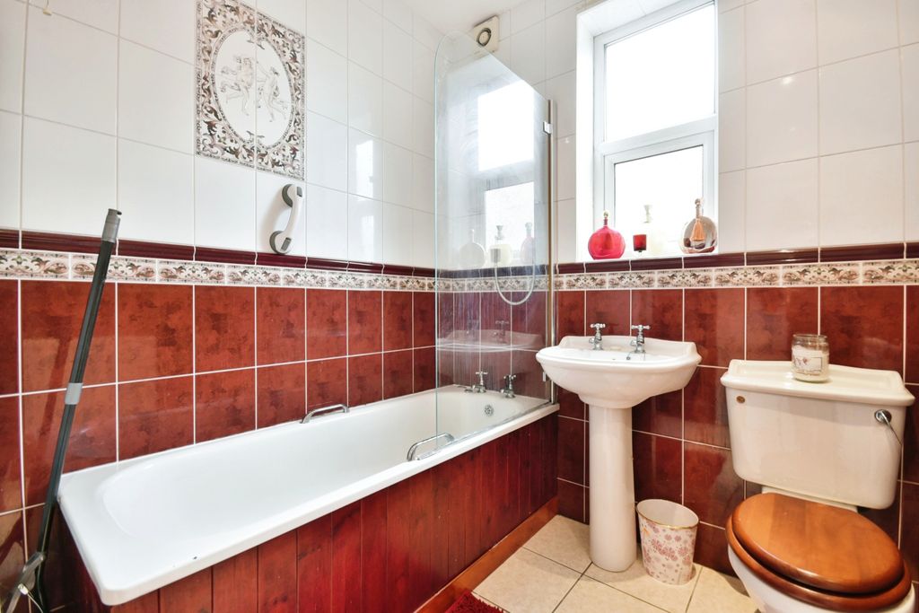 Property photo 3 of 17 Photography