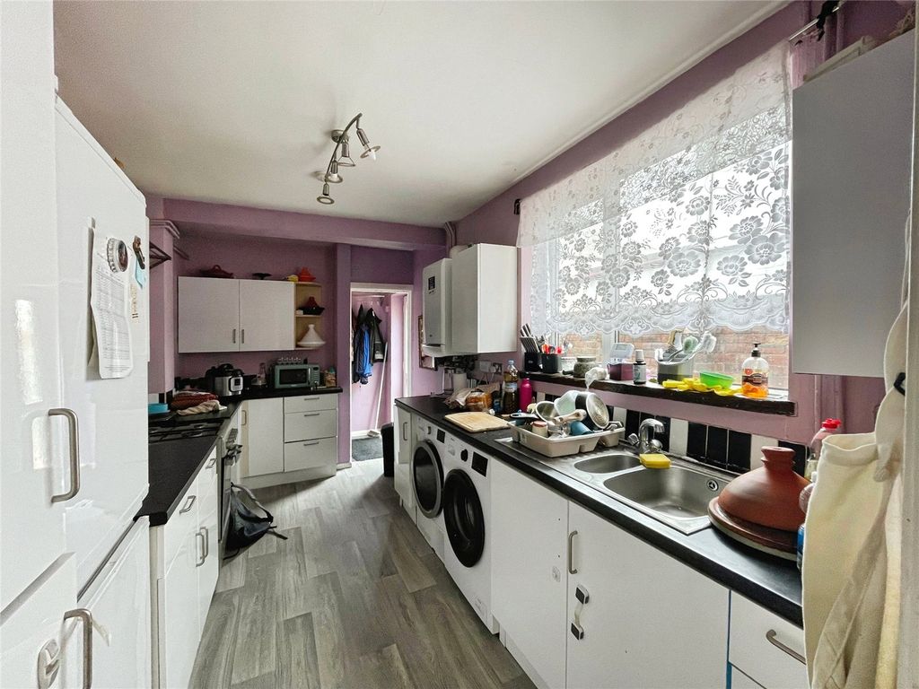 Property photo 2 of 11 Picture No. 15