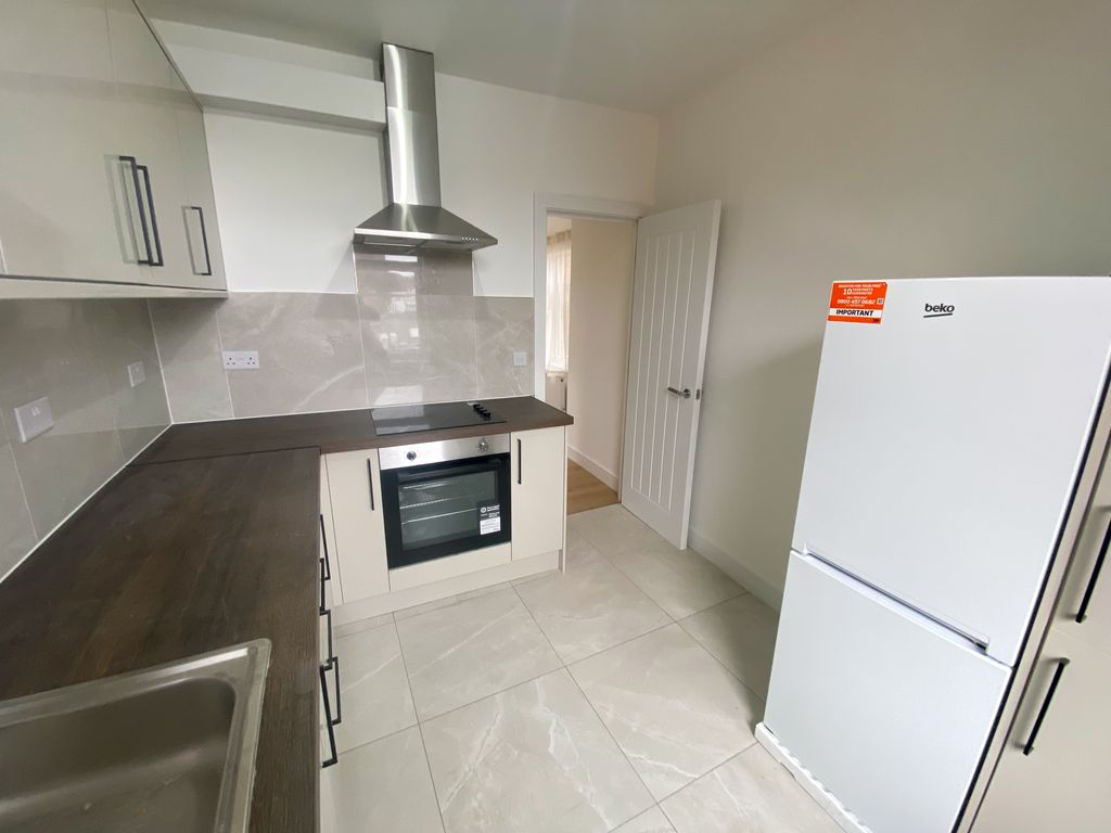 Property photo 1 of 9 Kitchen