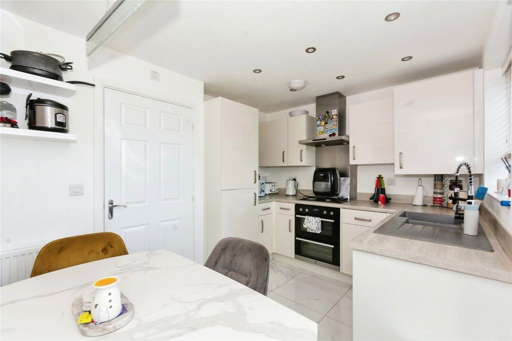 Property photo 3 of 17 Picture No. 04