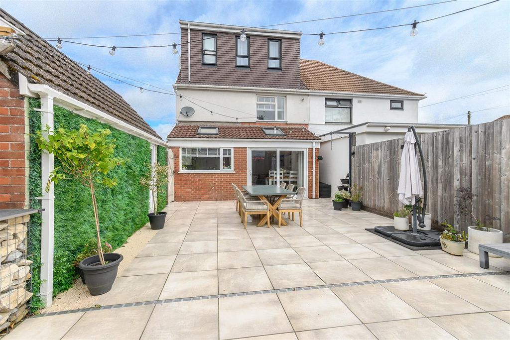 Property photo 2 of 30 Rear Garden