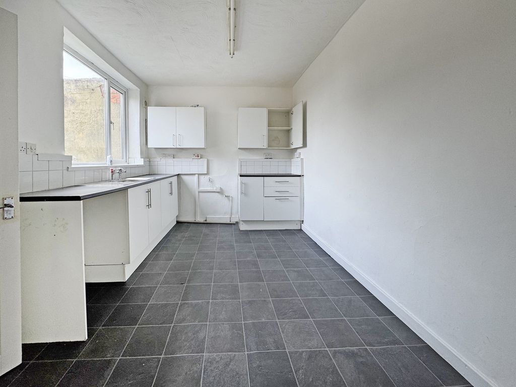 Property photo 3 of 30