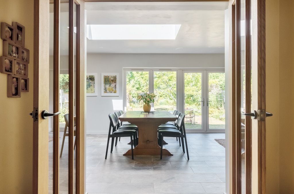 Property photo 3 of 18 1326347-22-6877d8...