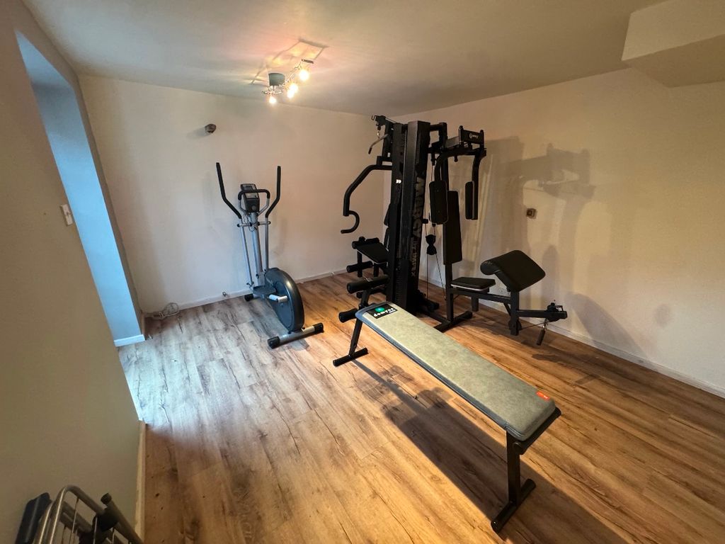 Property photo 3 of 46