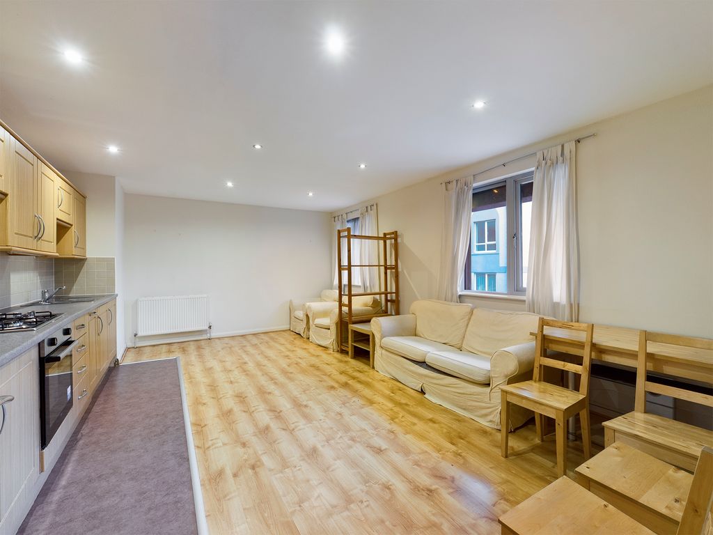 Property photo 3 of 11