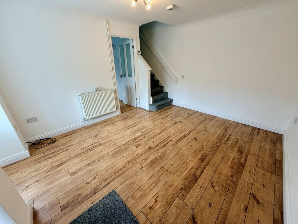 Property photo 3 of 10 Living Room