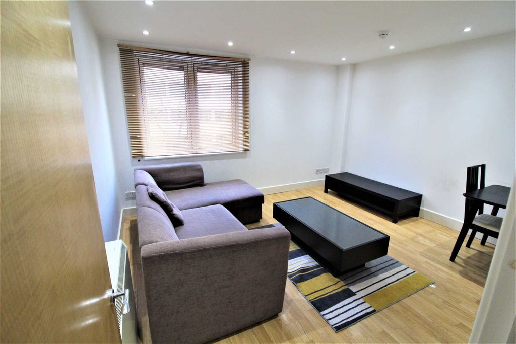 Property photo 2 of 6