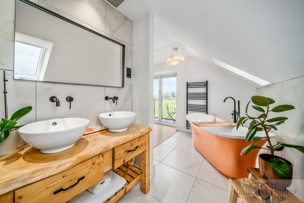 Property photo 3 of 48 Mst Bathroom 3