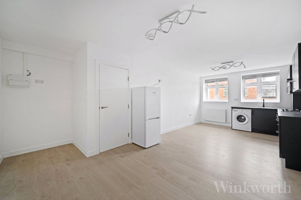 Property photo 3 of 6 Picture No. 02