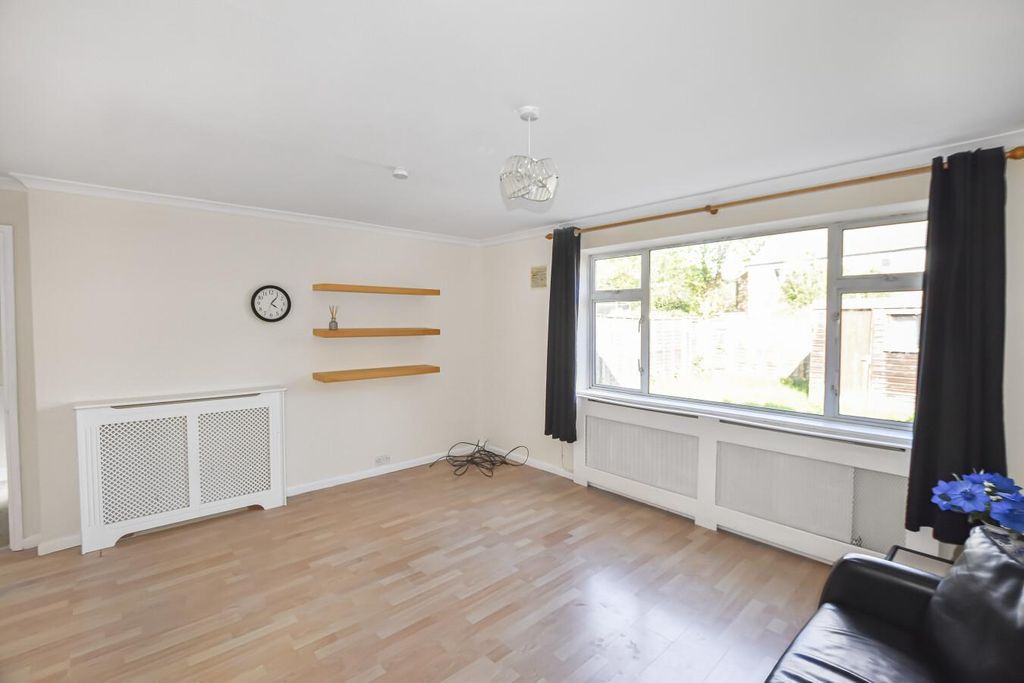 Property photo 3 of 8 5.Jpg