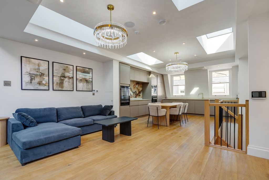 Property photo 2 of 14 Reception