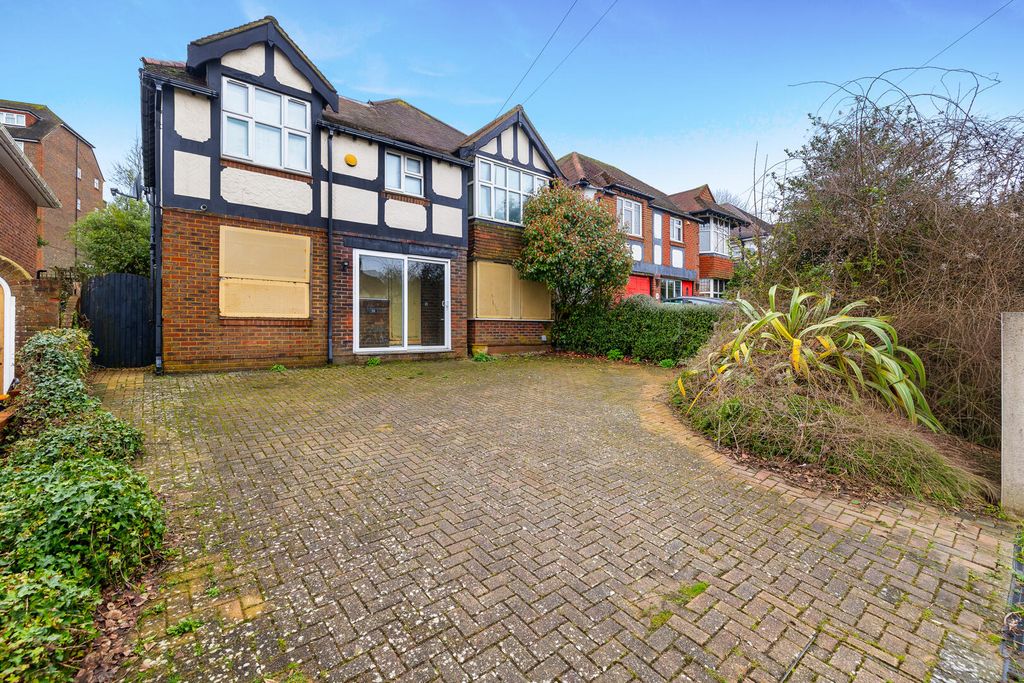 Property photo 1 of 18 Front (Exterior)