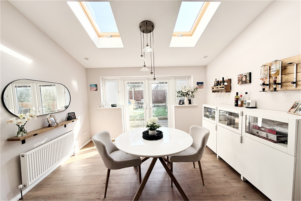 Property photo 1 of 10 (Main)