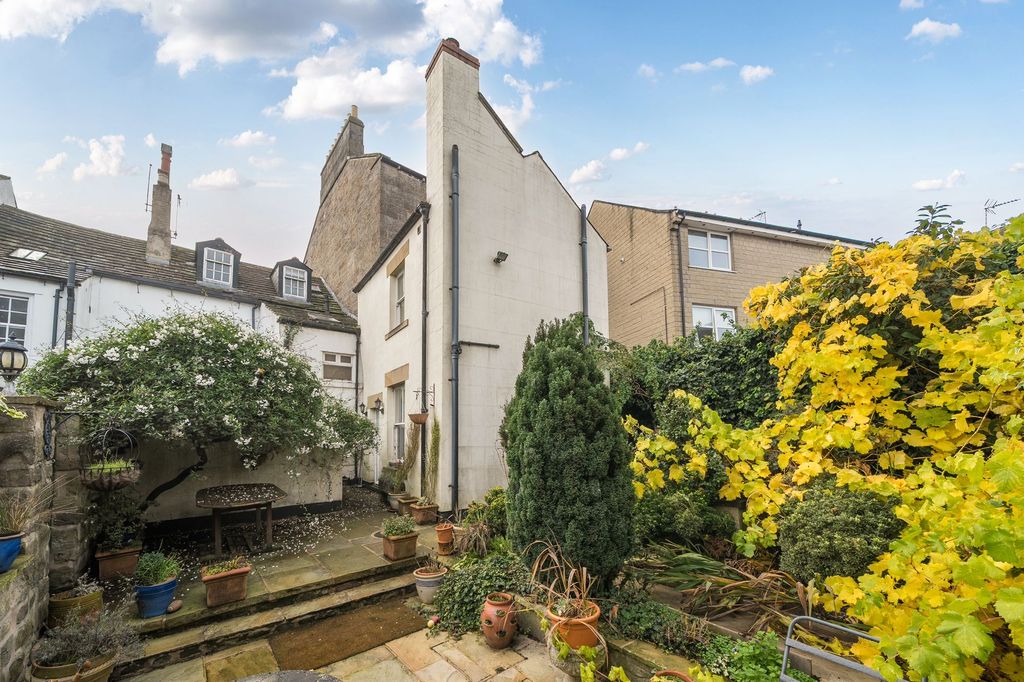 Property photo 3 of 26