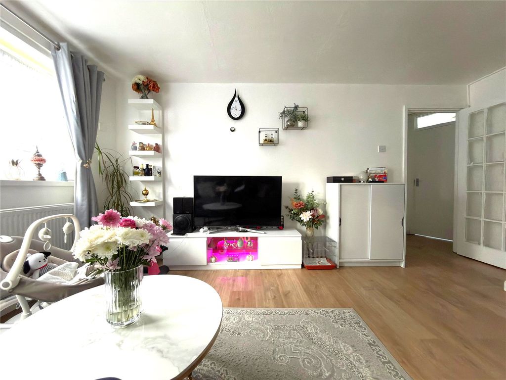 Property photo 3 of 15 Picture No. 05