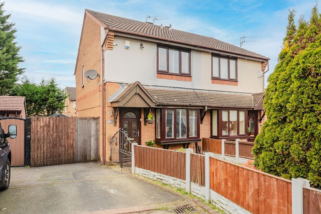 Property photo 1 of 32